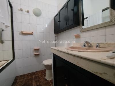 Casa de 5 alcobas en venta en Prados Del Norte, Cali, 240 m² · foto 15 de 20