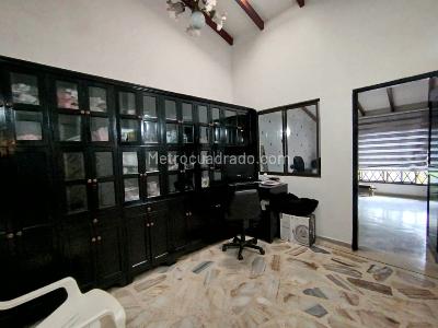 Casa de 5 alcobas en venta en Prados Del Norte, Cali, 240 m² · foto 17 de 20