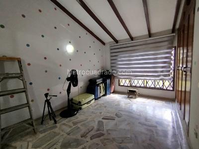 Casa de 5 alcobas en venta en Prados Del Norte, Cali, 240 m² · foto 18 de 20