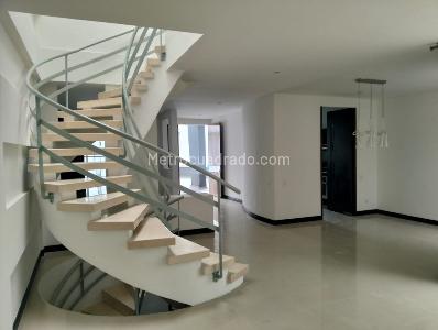 Casa de 4 alcobas en venta en Pinares De San Martin, Pereira, 248 m² · foto 2 de 20
