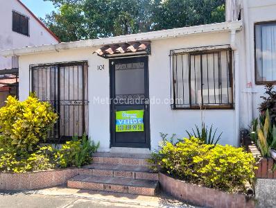 Casa de 3 alcobas en venta en Santa Elena, Pereira, 75 m² · foto 2 de 12