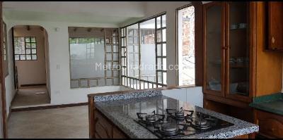 Casa de 5 alcobas en arriendo en El Mirador De Suba, Bogotá, 382 m² · foto 2 de 9
