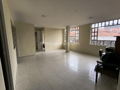 Casa de 5 alcobas en venta en Los Almendros, Bogotá, 295 m² · foto 14 de 20