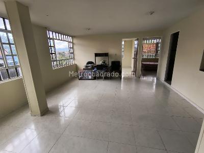 Casa de 5 alcobas en venta en Los Almendros, Bogotá, 295 m² · foto 15 de 20