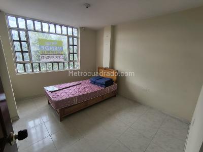 Casa de 5 alcobas en venta en Los Almendros, Bogotá, 295 m² · foto 18 de 20