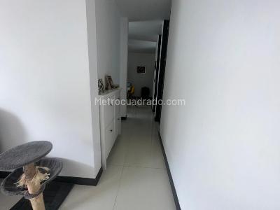 Apartamento en venta en Pinares, Pereira · foto 9 de 13