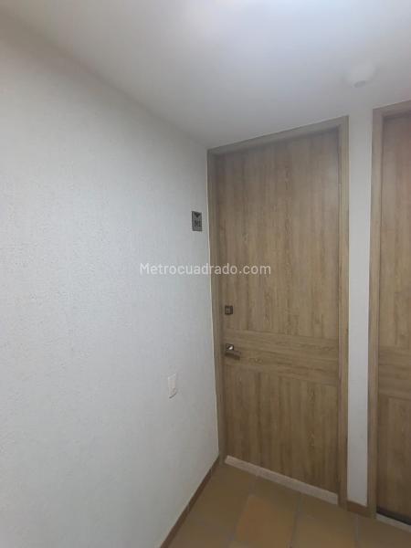 Piso – Cali, El Trébol, Comuna 8 - Más