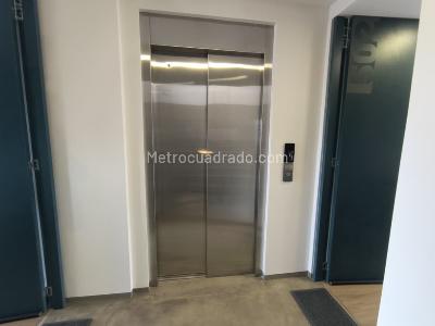 Apartaestudio en arriendo en San Fernando, Bogotá, 26 m² · foto 8 de 17