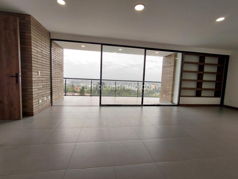 Apartment in Cali, Tejares - Cristales, Comuna 19 - Más