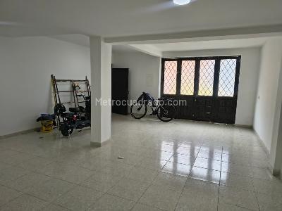 Casa en arriendo en Las Ferias, Bogotá · foto 3 de 17