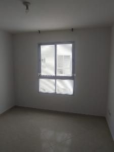 Apartamento de 3 alcobas en venta en Conj Res La Florida Club, Floridablanca, 78 m² · foto 13 de 20