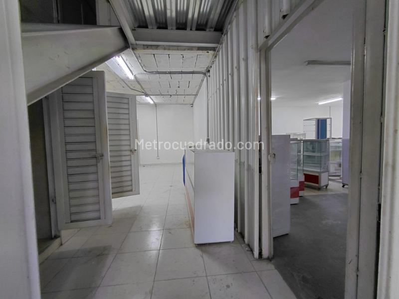 Apartment in Cali, Santa Helena, Comuna 10 - Más