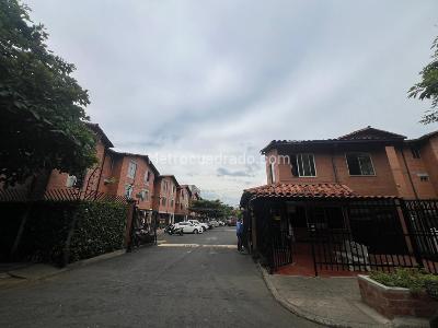 Casa de 4 alcobas en venta en Valle Del Lili, Cali, 90 m² · foto 2 de 20