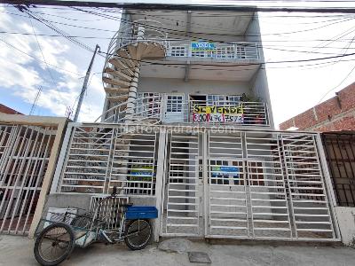 Casa de 5 alcobas en venta en Alfonso Lopez Iii Etapa, Cali, 240 m² · foto 2 de 20