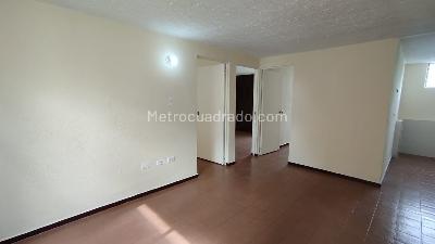 Apartamento de 3 alcobas en venta en Marco Fidel Suarez, Cali, 58 m² · foto 2 de 13