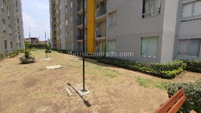Apartamento de 2 alcobas en arriendo en Los Guayacanes, Cali, 65 m² · foto 3 de 20