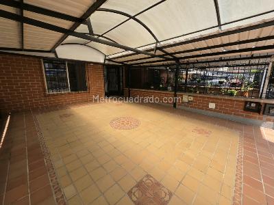 Casa de 3 alcobas en venta en Altamira, Palmira, 181 m² · foto 3 de 20