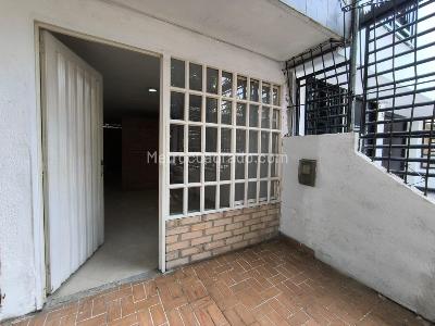 Apartaestudio en arriendo en El Guabal, Cali, 30 m² · foto 2 de 10