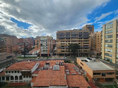 Apartaestudio en venta en Chico Norte Iii, Bogotá, 17 m² · foto 2 de 10
