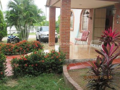 Casa de 3 alcobas en venta en Neiva, Neiva, 500 m² · foto 2 de 20
