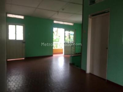 Apartamento de 3 alcobas en venta en Gaitan, Girardot, 112 m² · foto 2 de 20