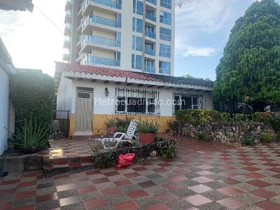 Casa de 3 alcobas en venta en Girardot, Girardot, 1280 m² · foto 2 de 20