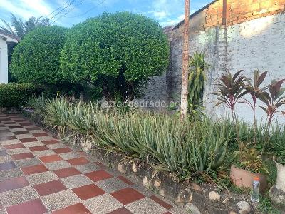 Casa de 3 alcobas en venta en Girardot, Girardot, 1280 m² · foto 3 de 20