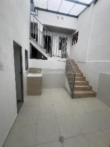 Casa de 5 alcobas en venta en La Candelaria, Bogotá, 576 m² · foto 2 de 20
