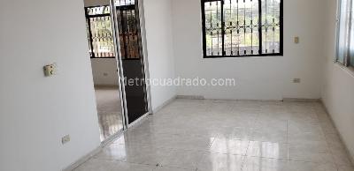 Casa de 5 alcobas en venta en Rosa Blanca, Girardot, 275 m² · foto 16 de 20