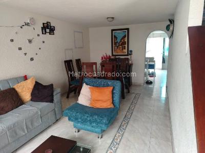 Casa en venta en Villa Luz, Bogotá · foto 3 de 18
