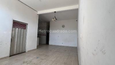 Casa de 5 alcobas en venta en San Antonio, Girardot, 111 m² · foto 2 de 19