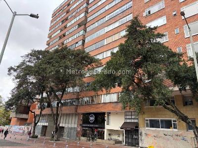 Apartaestudio en venta en Las Aguas, Bogotá, 48 m² · foto 2 de 20