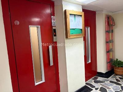 Apartaestudio en venta en Las Aguas, Bogotá, 48 m² · foto 3 de 20
