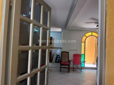 Casa de 3 alcobas en venta en Villas De Guadalquivir, Girardot, 72 m² · foto 3 de 20