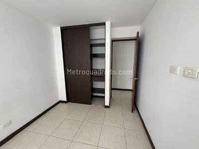 Apartamento de 3 alcobas en venta en Loma Linda, Sabaneta, 92 m² · foto 14 de 20