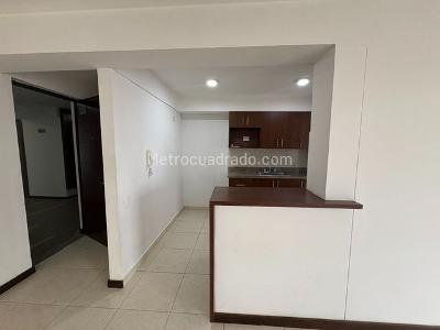 Apartamento de 3 alcobas en venta en Loma Linda, Sabaneta, 92 m² · foto 4 de 20
