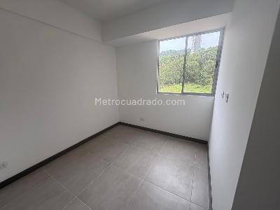 Apartamento de 3 alcobas en venta en Las Lomitas Cerca Al Exito, Sabaneta, 82 m² · foto 3 de 18