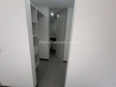 Apartamento de 3 alcobas en venta en Las Lomitas Cerca Al Exito, Sabaneta, 82 m² · foto 6 de 18