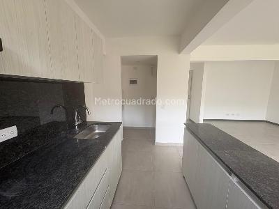 Apartamento de 3 alcobas en venta en Las Lomitas Cerca Al Exito, Sabaneta, 82 m² · foto 8 de 18
