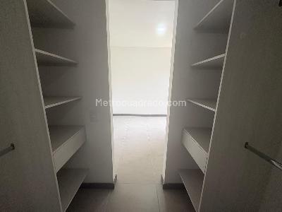 Apartamento de 3 alcobas en venta en Las Lomitas Cerca Al Exito, Sabaneta, 82 m² · foto 10 de 18
