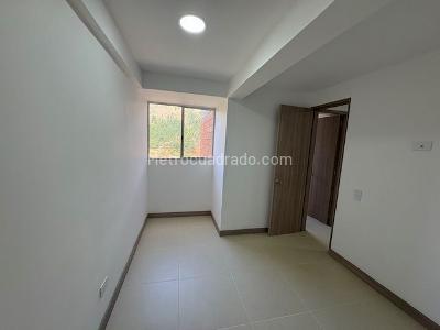Apartamento de 3 alcobas en venta en Niquia, Bello, 54 m² · foto 5 de 20