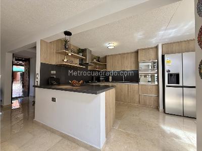 Casa de 3 alcobas en venta en Belen, Medellín, 120 m² · foto 2 de 20