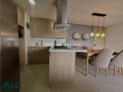 Apartamento de 2 alcobas en venta en Alto De Las Palmas, Medellín, 79 m² · foto 8 de 14