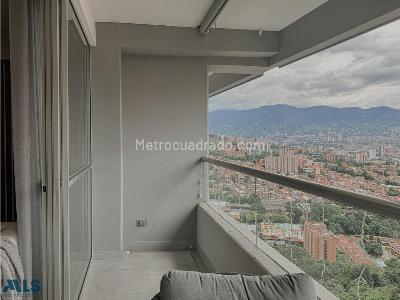 Apartaestudio en venta en Loma De Las Brujas, Envigado, 81 m² · foto 3 de 18