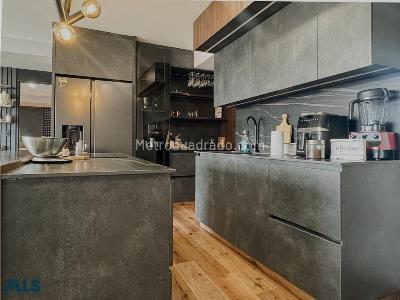 Apartaestudio en venta en Loma De Las Brujas, Envigado, 81 m² · foto 10 de 18