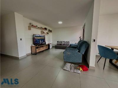 Apartamento en venta en Oviedo, Medellín · foto 4 de 13