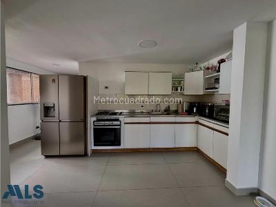 Apartamento en venta en Oviedo, Medellín · foto 6 de 13