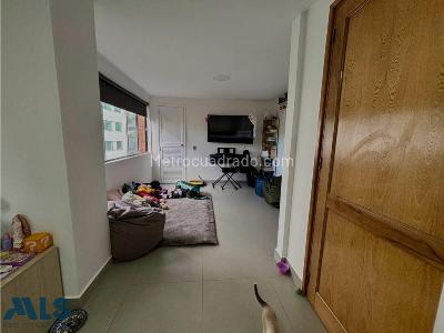 Apartamento en venta en Oviedo, Medellín · foto 10 de 13