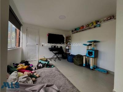 Apartamento en venta en Oviedo, Medellín · foto 11 de 13