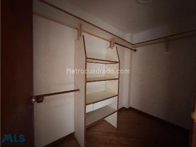 Apartamento de 3 alcobas en venta en El Poblado, Medellín, 274 m² · foto 19 de 20